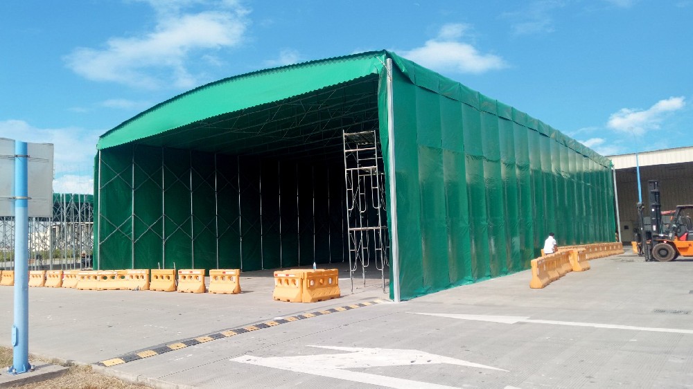 手動（dòng）大型倉庫推拉雨棚（péng）