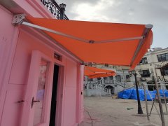 伸縮雨（yǔ）棚都被普遍用以什麽地方，伸縮雨棚的優